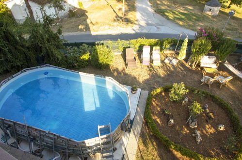 Foto 28 - Apartamento de 2 quartos em Pićan com piscina e terraço