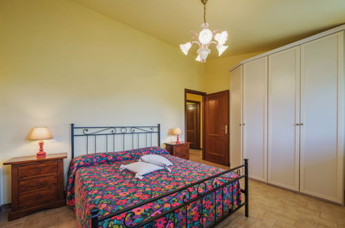 Foto 14 - Apartment mit 2 Schlafzimmern in Lucca mit garten und terrasse