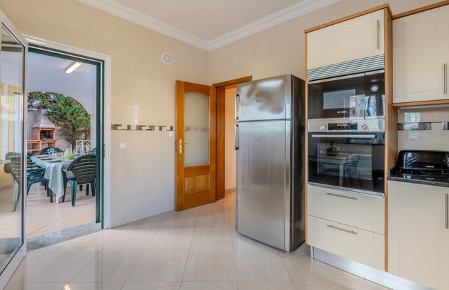 Casa de 4 quartos em Albufeira com piscina privada e jardim - Foto 7