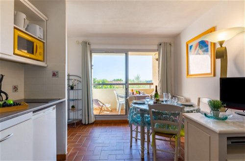 Foto 8 - Apartment mit 2 Schlafzimmern in Roquebrune-sur-Argens mit schwimmbad und blick aufs meer
