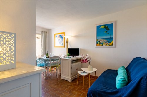 Foto 3 - Appartamento con 2 camere da letto a Roquebrune-sur-Argens con piscina e vista mare