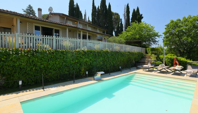 Foto 1 - Casa de 3 quartos em Magione com piscina privada e vista para a montanha