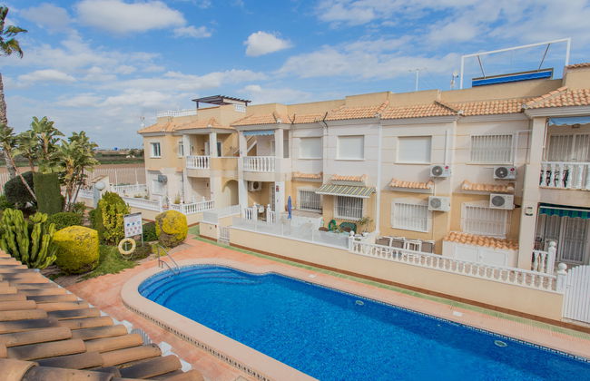 Casa de 3 quartos em Los Alcázares com piscina e terraço - Foto 1