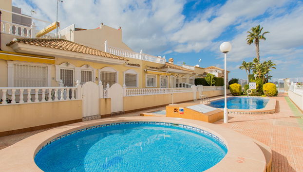 Casa de 3 quartos em Los Alcázares com piscina e terraço - Foto 2