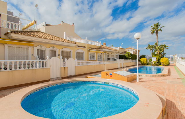 Casa de 3 quartos em Los Alcázares com piscina e terraço - Foto 2