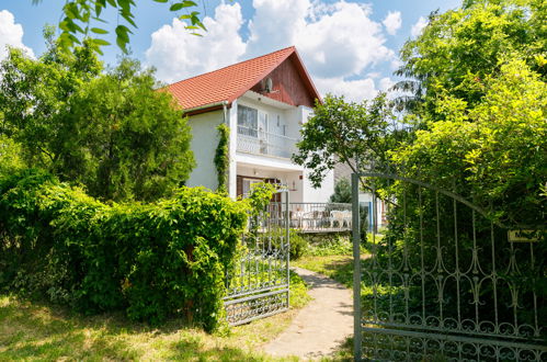 Foto 1 - Casa con 5 camere da letto a Fonyód con giardino e vista mare