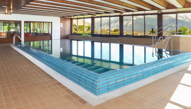 Apartamento de 2 quartos em Crans-Montana com piscina e terraço - Foto 5