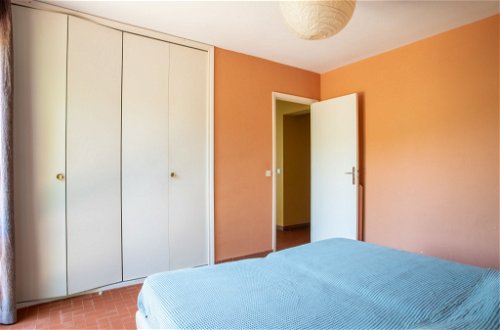 Foto 13 - Casa con 4 camere da letto a Bormes-les-Mimosas con terrazza e vista mare