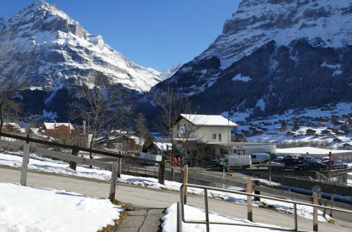 Foto 19 - Appartamento con 2 camere da letto a Grindelwald