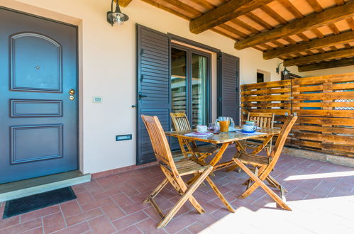 Photo 32 - Maison de 3 chambres à San Vincenzo avec piscine et vues à la mer