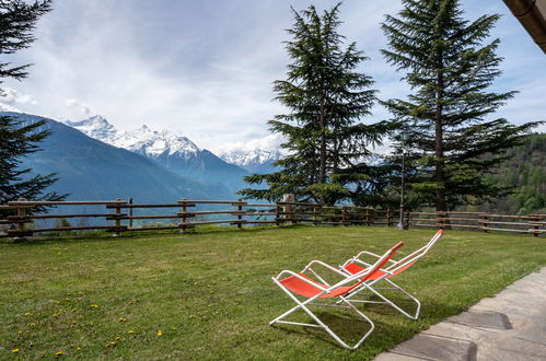 Foto 3 - Appartamento con 2 camere da letto a Sarre con giardino e vista sulle montagne