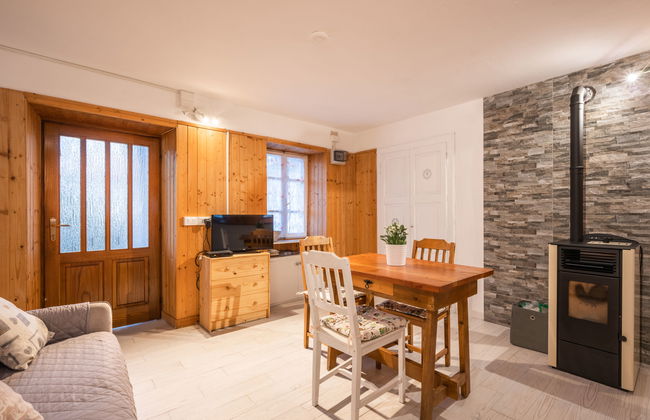 Casa de 2 quartos em Armeno com jardim e terraço - Foto 6
