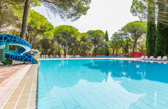 Casa de 3 quartos em Aquileia com piscina e jardim - Foto 26