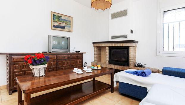 Casa con 4 camere da letto a Mont-roig del Camp con piscina privata e giardino - Foto 4