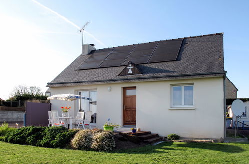 Photo 2 - Maison de 2 chambres à Ploubazlanec avec jardin et terrasse