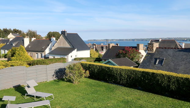 3 bedroom House in Ploubazlanec with garden and terrace - Photo 4