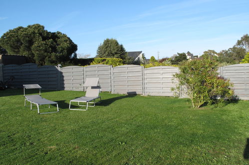 Photo 16 - Maison de 2 chambres à Ploubazlanec avec jardin et terrasse