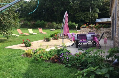 Photo 24 - Maison de 3 chambres à Plouzélambre avec piscine privée et jardin