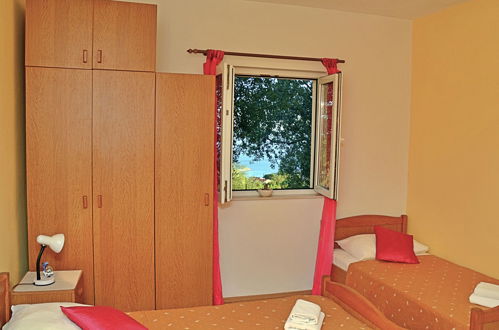 Foto 6 - Casa con 2 camere da letto a Makarska con terrazza e vista mare