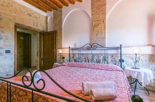 Foto 13 - Apartamento de 2 quartos em San Gimignano com piscina privada e jardim