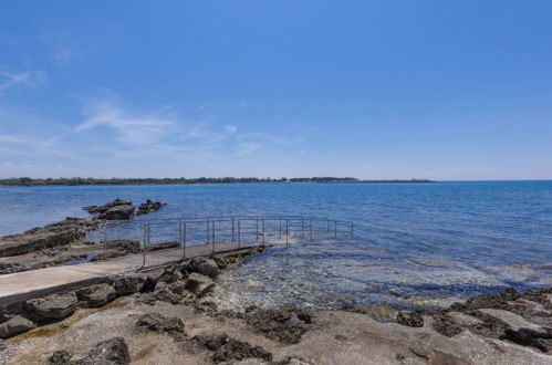 Photo 17 - Appartement de 1 chambre à Umag avec jardin et vues à la mer