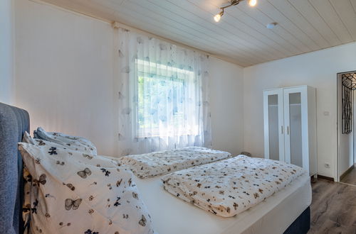 Foto 6 - Appartamento con 3 camere da letto a Velden am Wörther See con giardino