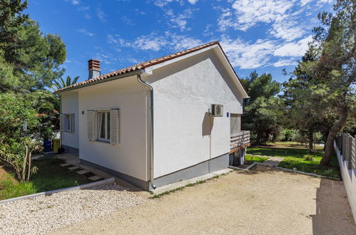 Photo 24 - Maison de 2 chambres à Medulin avec jardin et terrasse