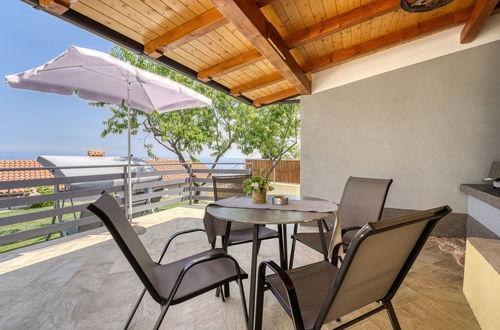 Foto 25 - Apartamento de 1 quarto em Lovran com jardim e terraço