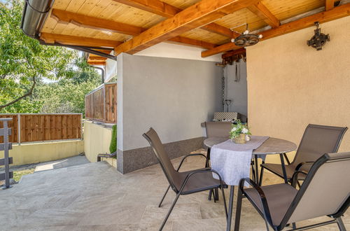 Foto 26 - Apartamento de 1 quarto em Lovran com jardim e terraço