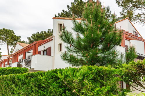 Photo 22 - Maison de 1 chambre à Les Mathes avec piscine et terrasse