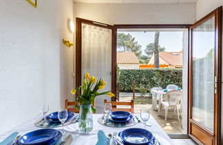 Photo 2 - Maison de 1 chambre à Les Mathes avec piscine et terrasse