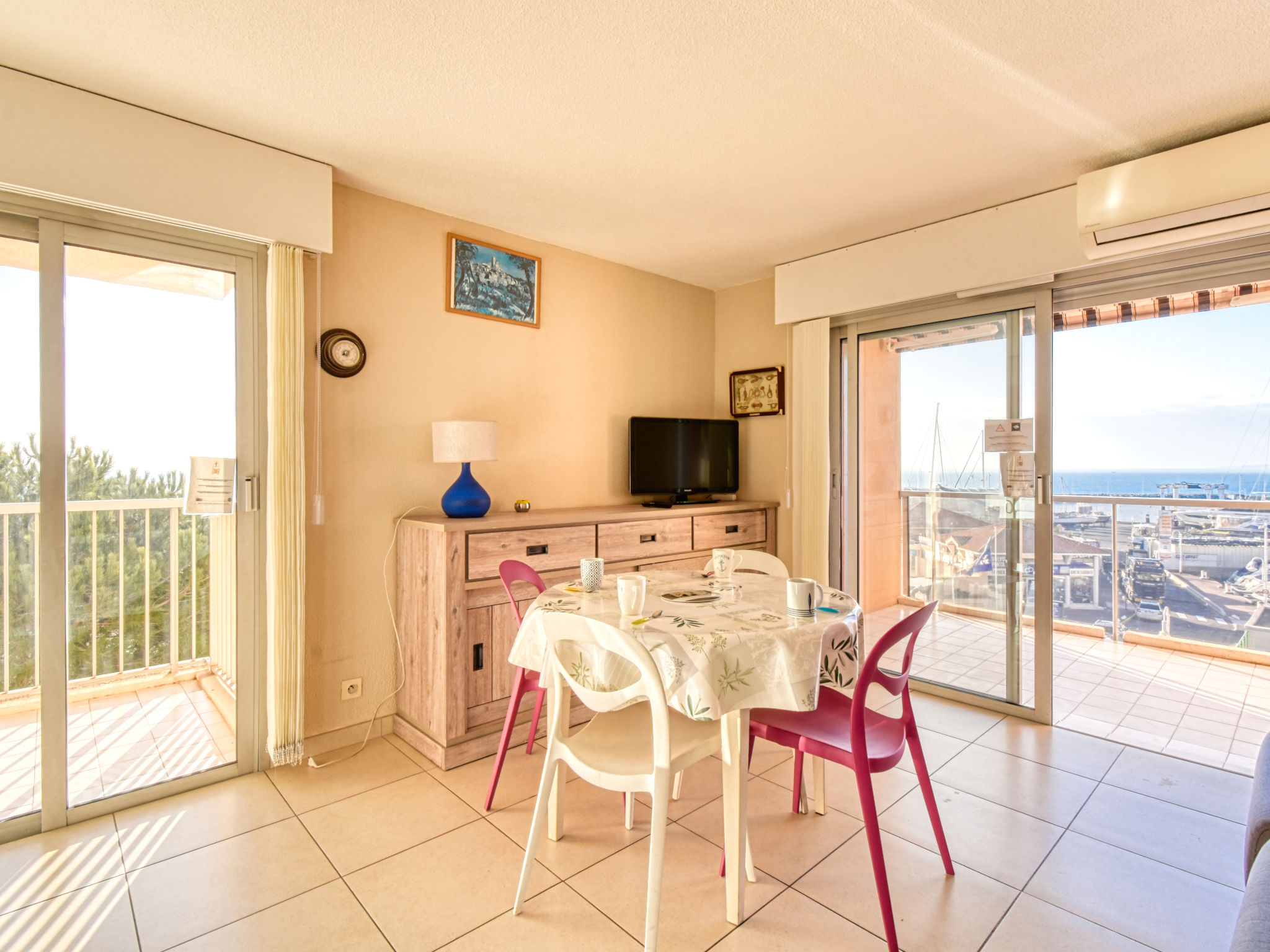 Photo 3 - Appartement de 1 chambre à Fréjus avec terrasse et vues à la mer