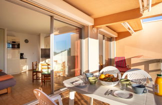Foto 2 - Apartamento de 1 quarto em Bormes-les-Mimosas com piscina e vistas do mar