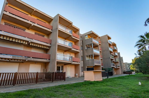 Foto 17 - Apartamento de 1 habitación en Bormes-les-Mimosas con piscina y jardín