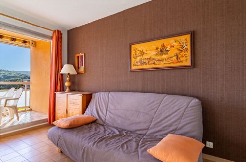Foto 5 - Apartamento de 1 habitación en Bormes-les-Mimosas con piscina y vistas al mar