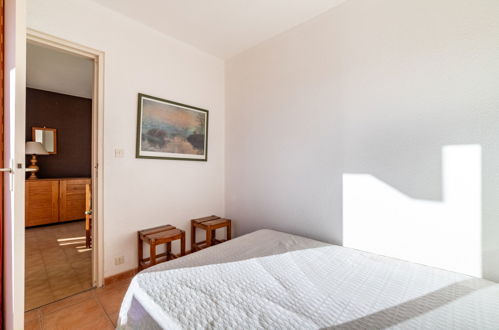 Foto 10 - Appartamento con 1 camera da letto a Bormes-les-Mimosas con piscina e vista mare
