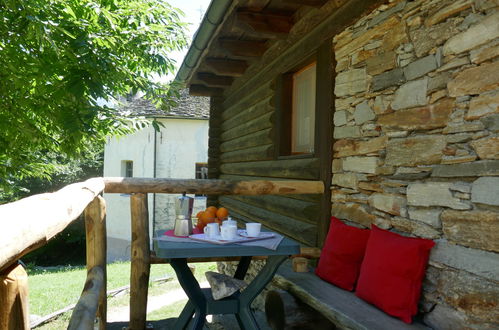 Photo 28 - Maison de 1 chambre à Serravalle avec jardin et vues sur la montagne