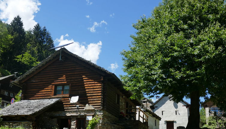 Foto 1 - Casa de 1 quarto em Serravalle com jardim e vista para a montanha