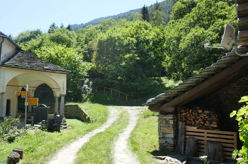 Photo 22 - Maison de 1 chambre à Serravalle avec jardin et vues sur la montagne