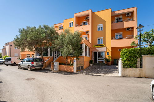 Photo 20 - Appartement en Privlaka avec piscine et jardin