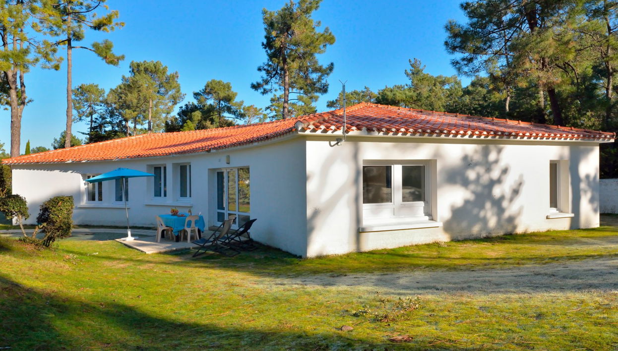 Casa de 3 quartos em Saint-Hilaire-de-Riez com piscina e jardim - Foto 1