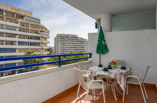 Foto 21 - Appartamento con 2 camere da letto a Marbella con piscina e giardino