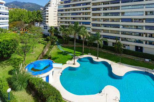 Foto 25 - Appartamento con 2 camere da letto a Marbella con piscina e giardino