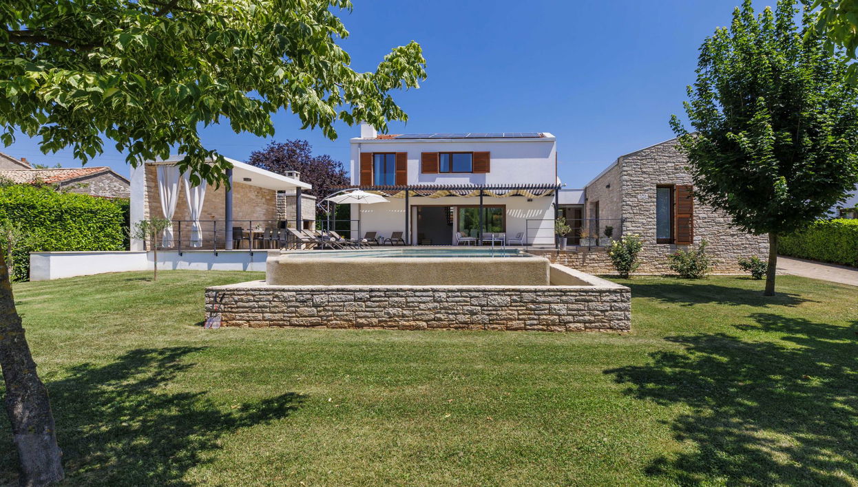 5 bedroom House in Sveti Petar u Šumi with private pool and garden - Photo 1