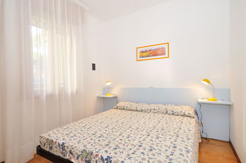 Foto 6 - Apartamento de 1 habitación en San Michele al Tagliamento con jardín y vistas al mar