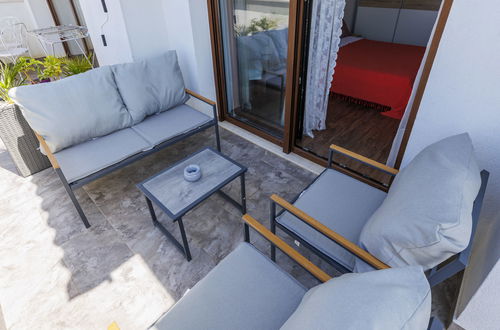 Foto 10 - Apartamento de 2 quartos em Novigrad com jardim e terraço