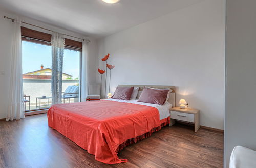 Foto 2 - Apartamento de 2 quartos em Novigrad com jardim e terraço