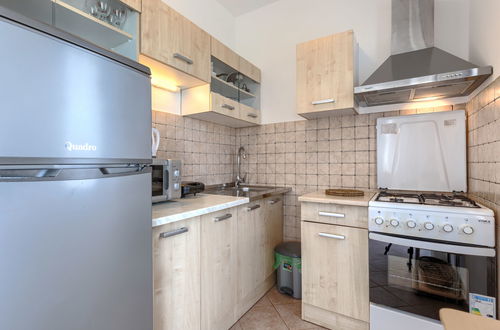 Foto 4 - Apartamento de 2 quartos em Novigrad com jardim e terraço