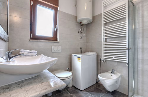 Foto 12 - Apartamento de 2 quartos em Novigrad com jardim e terraço