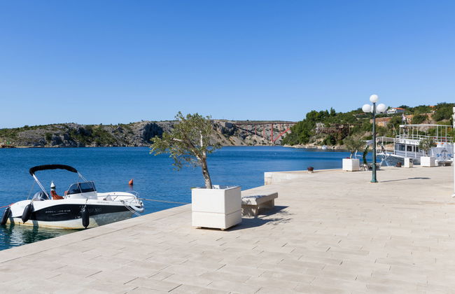 4 bedroom Apartment in Jasenice with terrace - Photo 32